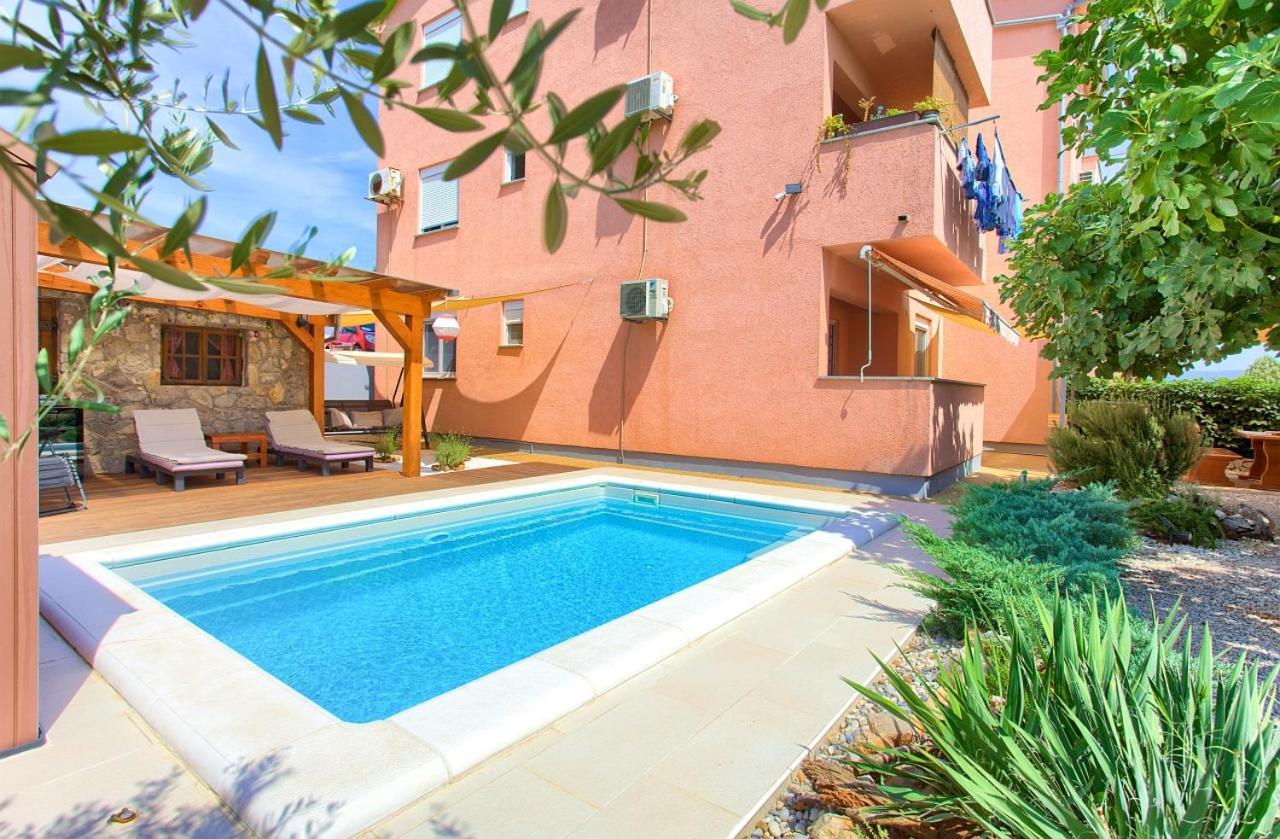 Apartman Bor Krk Krk Town Exterior foto
